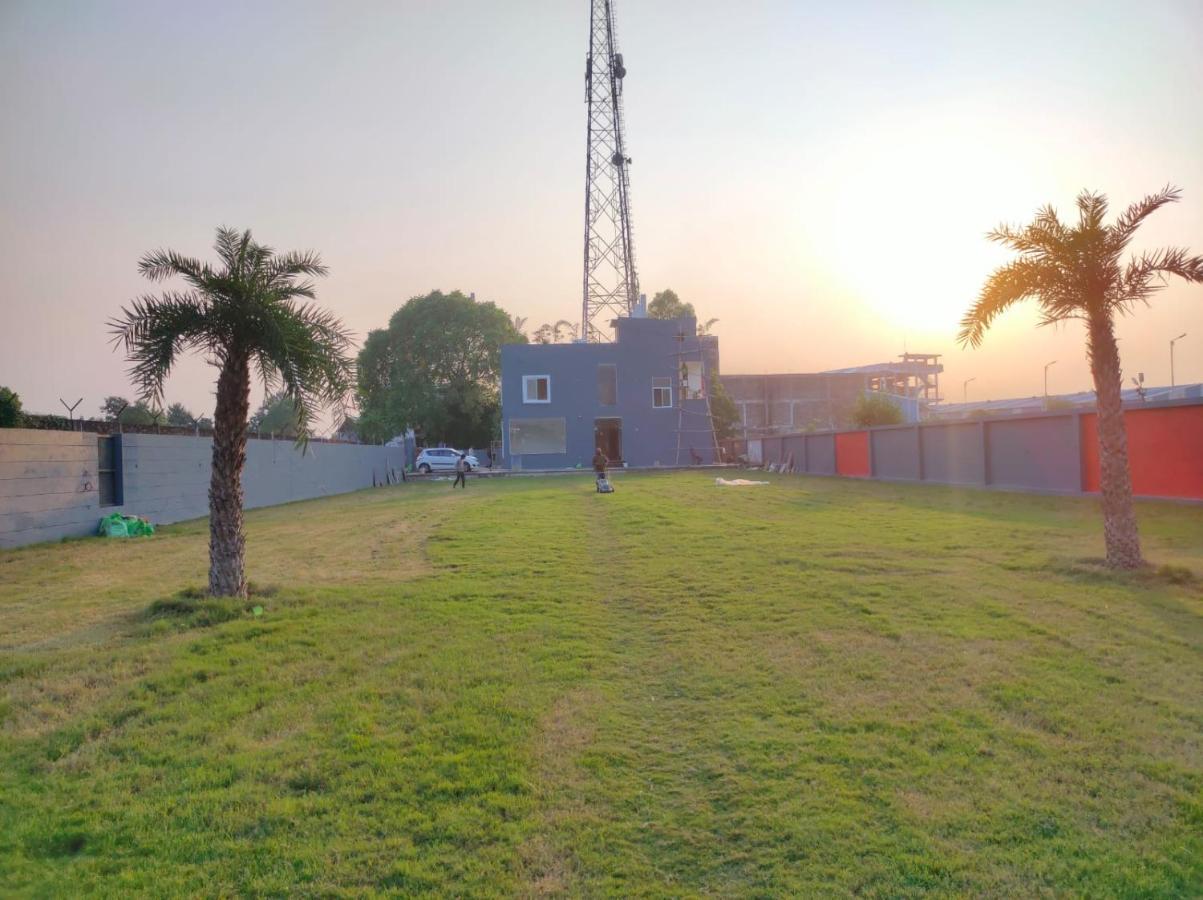 Hotel Manorama Lawn Lucknow Exterior foto